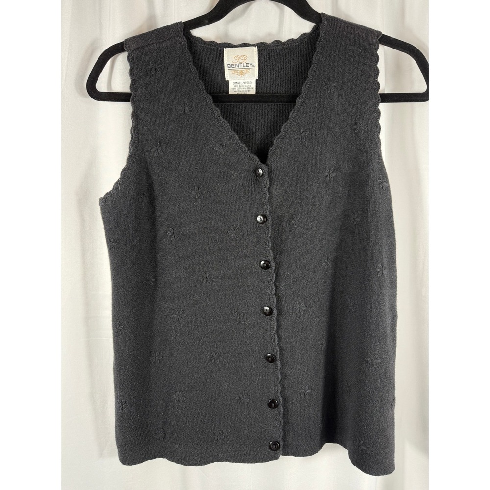 Bentley Vintage Cottagecore‎ Grandmacore Women's Small Black Floral Knit Vest